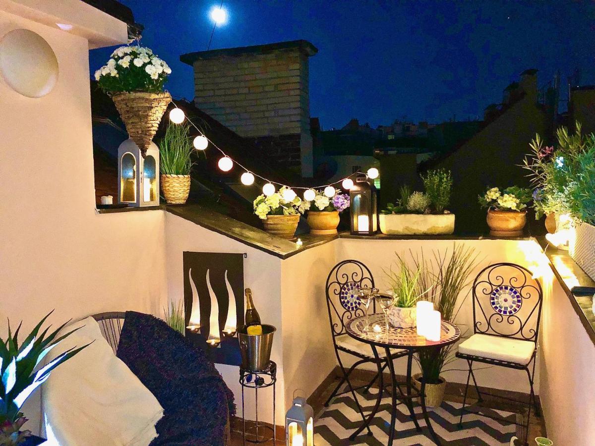 Duplex With Quite Terrace On Wenceslas Sq. Prag Exteriör bild